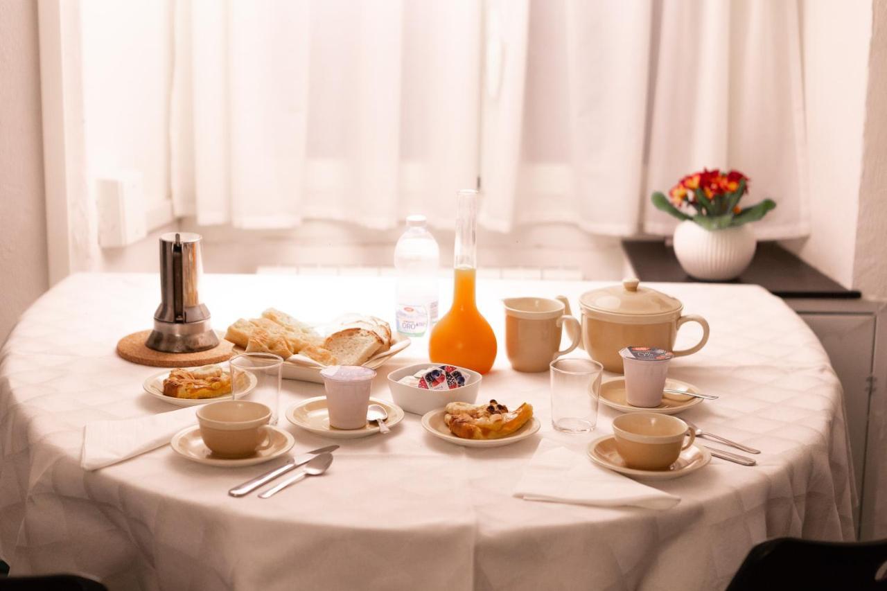 B&B La Casa Del Cuoco - Piccola Camera Con Colazione In Appartamento Condiviso Con L'Host Genua Zewnętrze zdjęcie